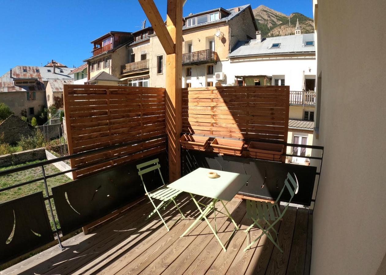 Maison Neuve Proche De Barcelonnette ジョジエ エクステリア 写真